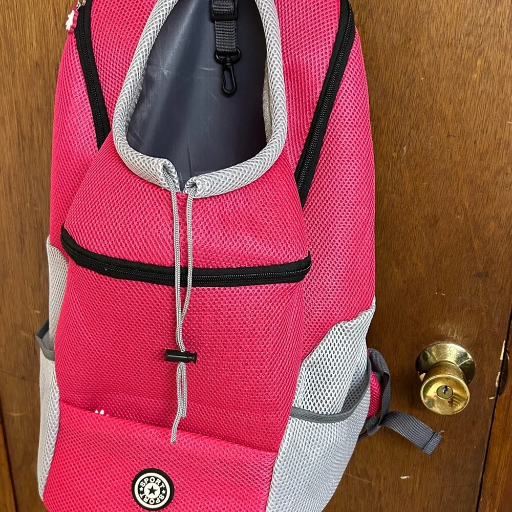 Dog carrier brand new !